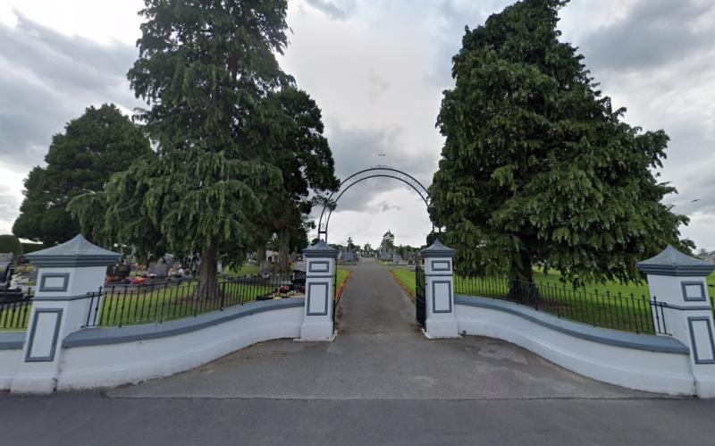 'Massive' graves 'breaking every rule' in Laois cemetery