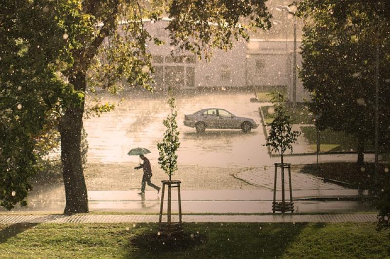 Oh no, not more of it! Lots more rain warns Met Éireann as weather is going 'downhill' again