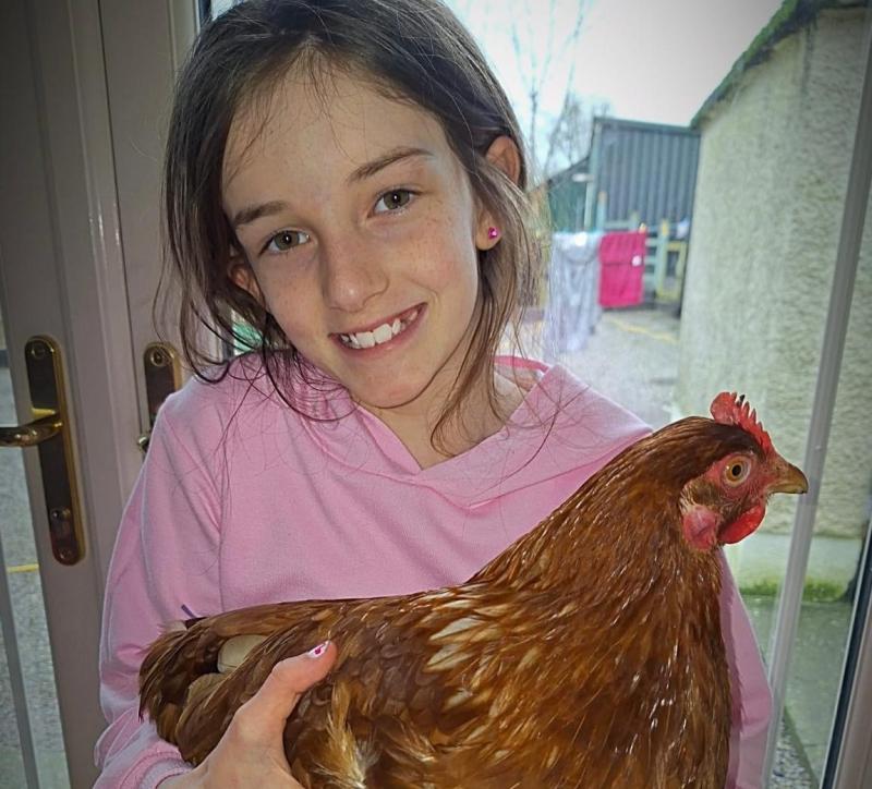 Laois girl who started own egg delivery business hands over donation to LOFFA 