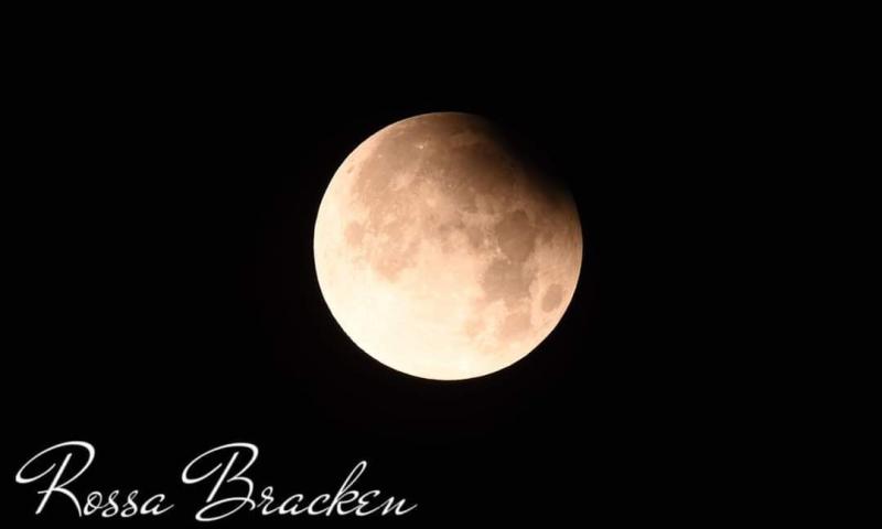 Laois teen snaps amazing photos of rare partial eclipse of super moon 
