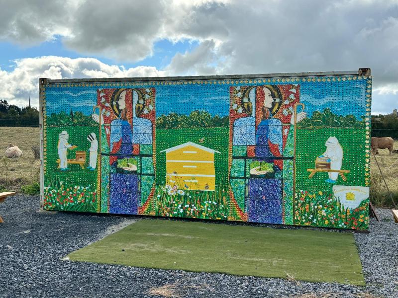 Laois artist paints stunning mural on local apiary