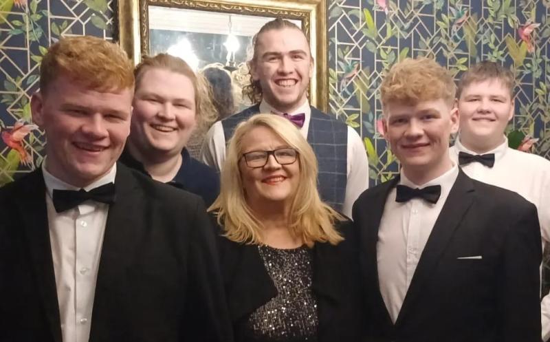 WATCH: Laois woman braves freezing cold Dublin swim for Women's Aid