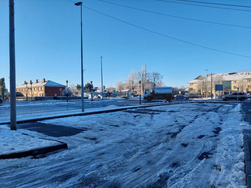 Extreme caution urged as low temperature and ice warning remains in place 