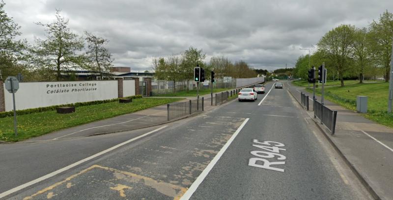 'Scandal' of broken traffic lights at busy Portlaoise school crossing