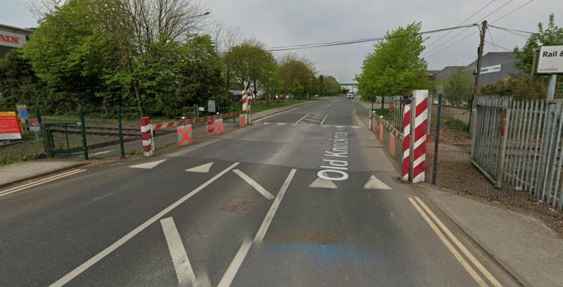 'Be firm' pressure urged for footpath at busy Portlaoise level rail crossing