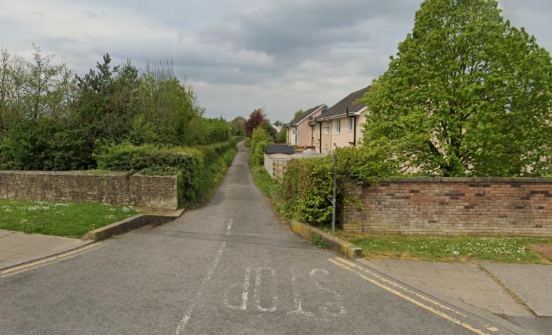 Portlaoise residents complain about student shortcut and parental parking
