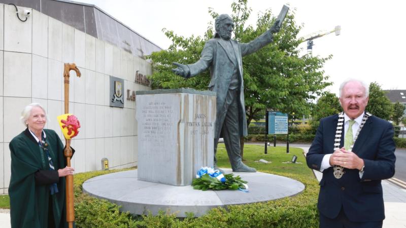 Calls to clean up 'horrible' stained statue of Laois politician