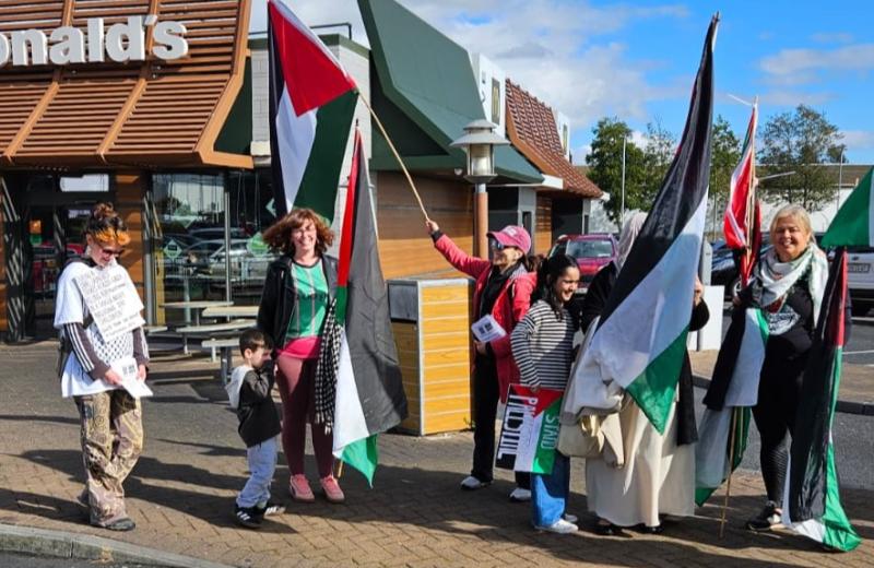PICTURES: Laois Palestine supporters picket Portlaoise McDonalds