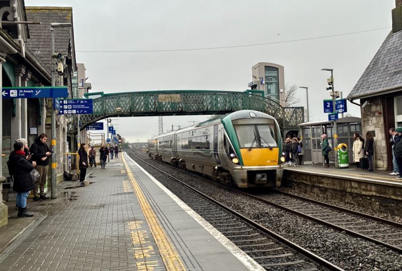 Your views: Lack of late trains to Laois is 'exhausting' on Portlaoise commuters