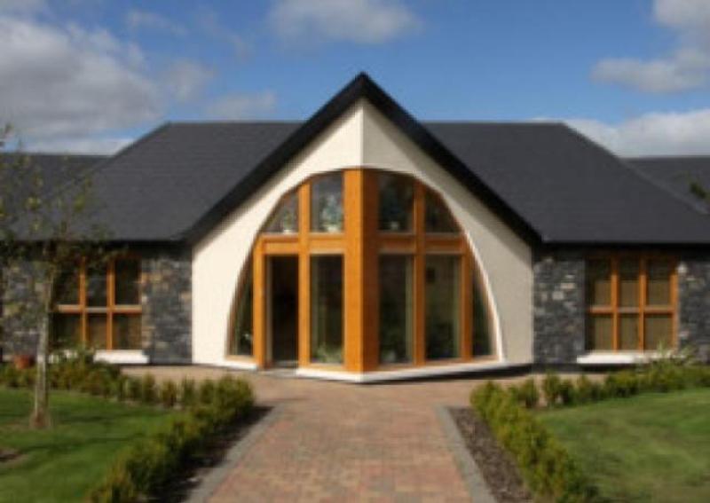 Laois woman undertakes unique fundraiser for Portlaoise's Cuisle Centre