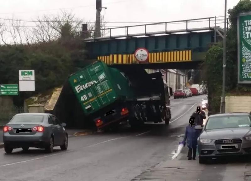 Delays at Laois train station as lorry strikes bridge in Portlaoise