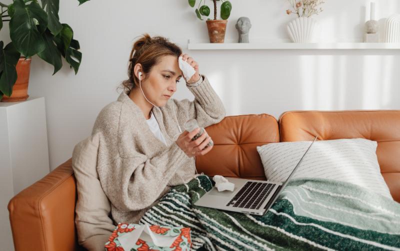 'Unpleasant' norovirus cases up over 50% this week as people urged to stay home with symptoms