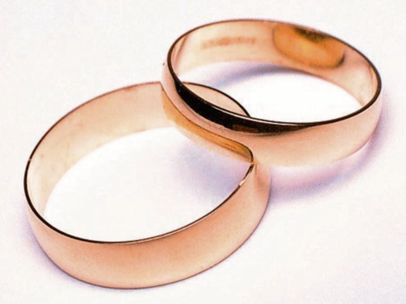 Romance stays local say the official figures