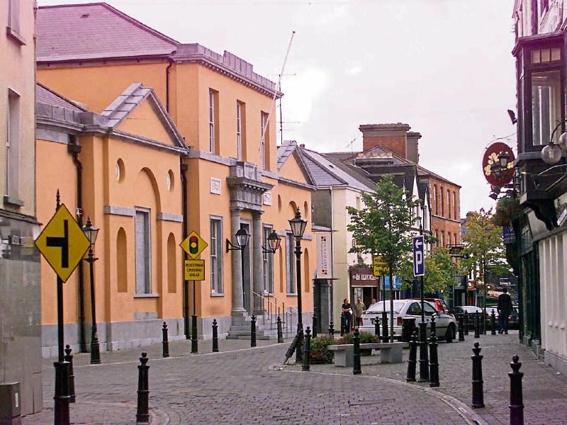 'Substance abuse issues' led Portlaoise man to steal loose change from cars