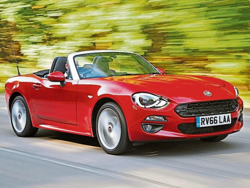 Fiat 124 Spider: An Italian retro styled roadster