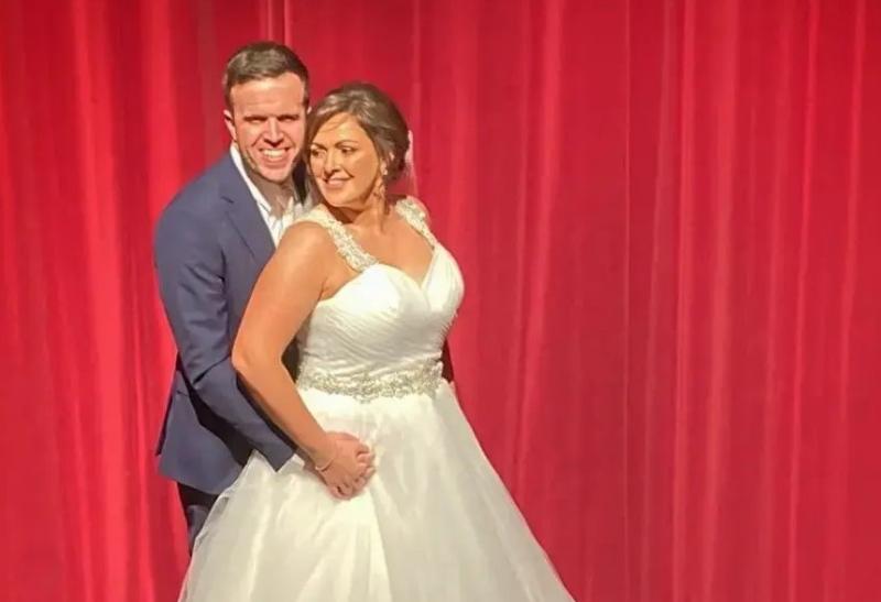 Laois couple take to the stage on their wedding day