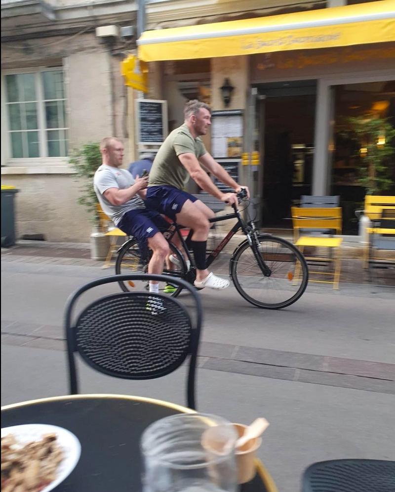  Irish rugby players spotted cruising down Parisian street on alternate transport 