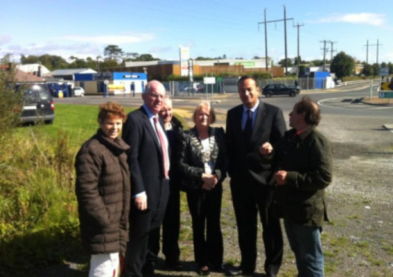 From left Cllr Kathleen O'Brien, Charlie Flanagan TD, Cllr Matthew Keegan, Cllr Mary Sweeney, Minister Leo Varadkar and Cllr Willlie Aird.