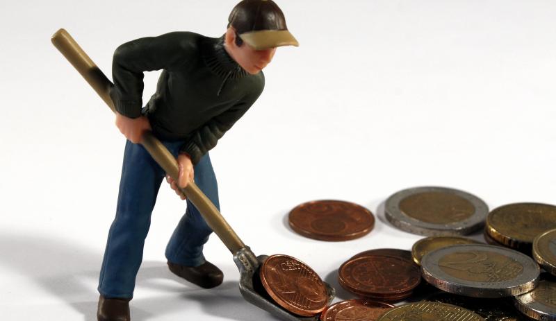 Making Cents: We’re earning more money but feeling worse off...