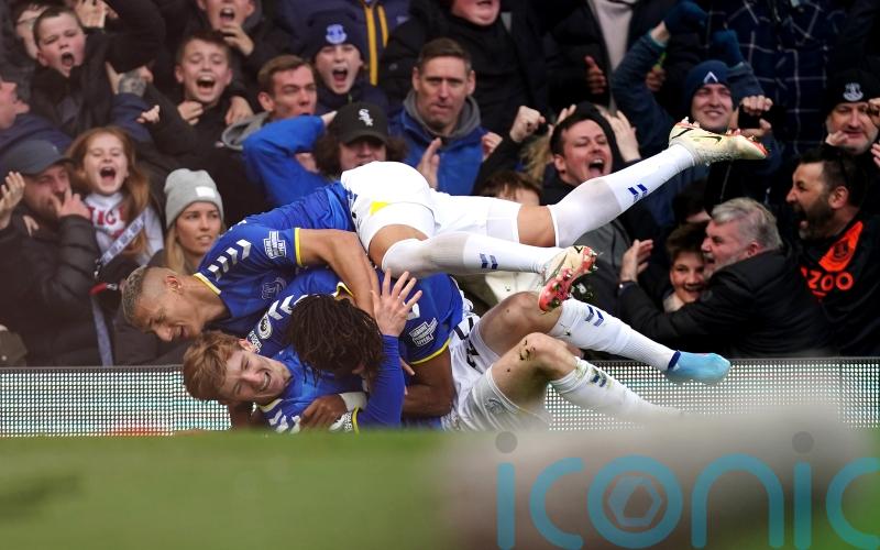 Everton boost their survival hopes with hard-fought victory over Manchester United
