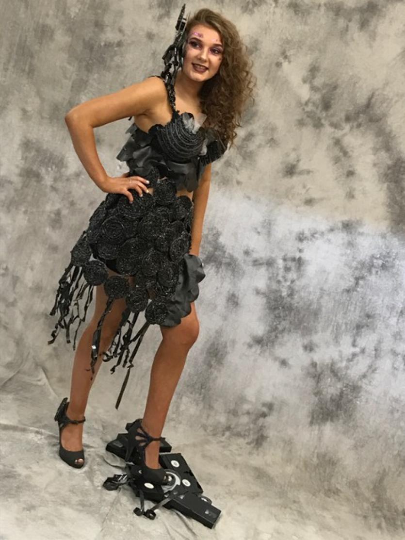 Lauren Scott models Unwind the Tape