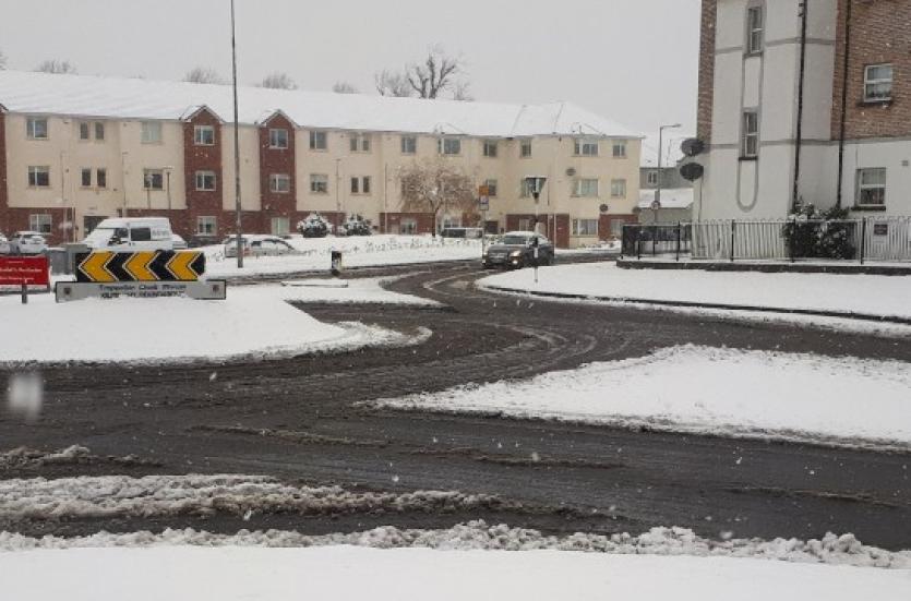 #SNOW 'Treacherous and hazardous' roads warns Met Eireannn